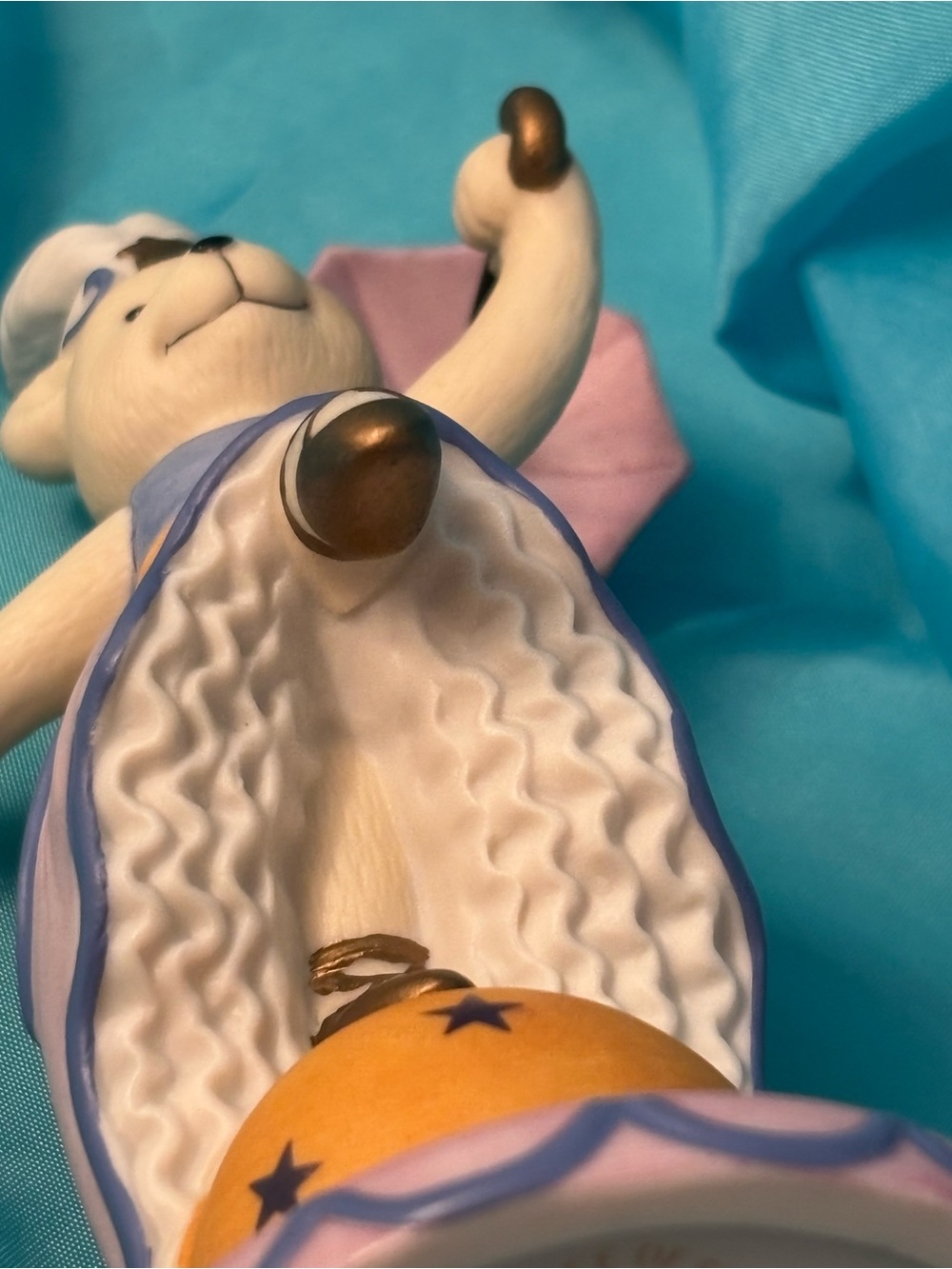 Vintage Avon Magnificent Circus Bears – “Bettina the Ballerina” Figurine (1993) - Picture 8 of 10